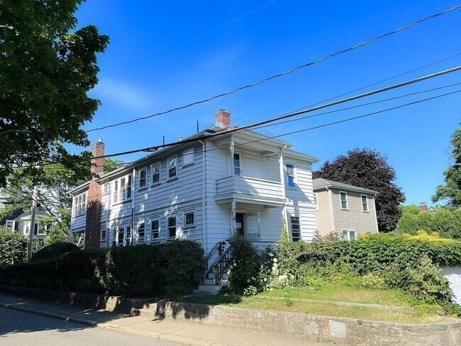 Building Photo - 212 Derby St