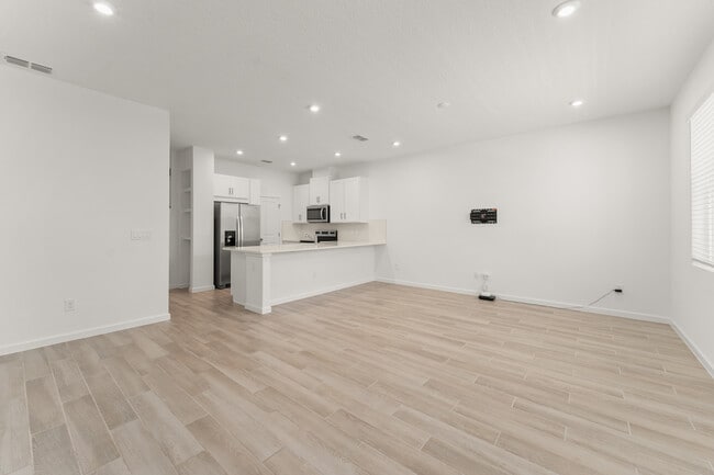 Building Photo - 1366 Tarflower Dr