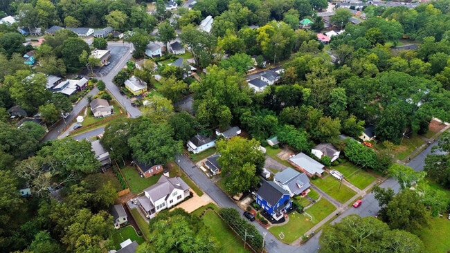 Building Photo - 250 Indale Ave