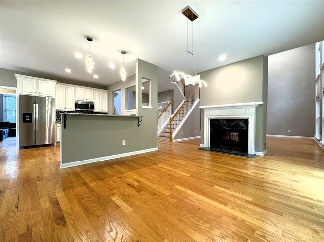 Building Photo - 2046 Beaumont Ln