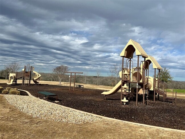 Building Photo - 6713 Ondantra Bnd