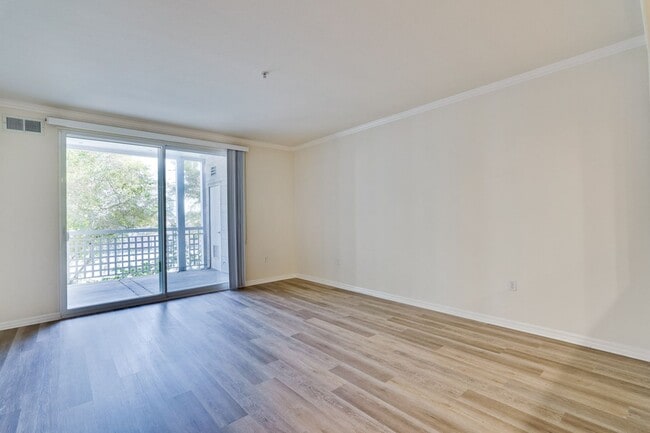 Building Photo - Large Santa Clara 1 Bedroom Condo in Rivermark Area