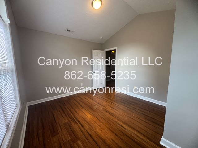 Building Photo - 118 Bayou Ct