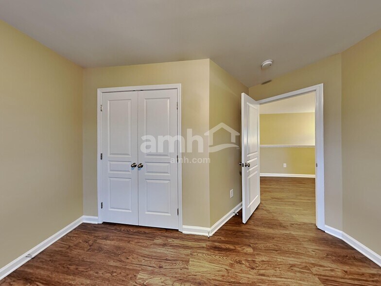 Building Photo - 3211 Whispernut Ln