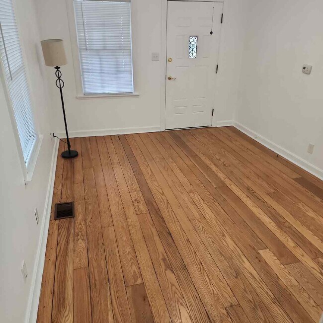 Building Photo - 1015 Camden Ave