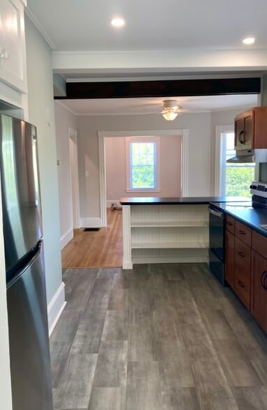 Building Photo - 71 Arsenal St