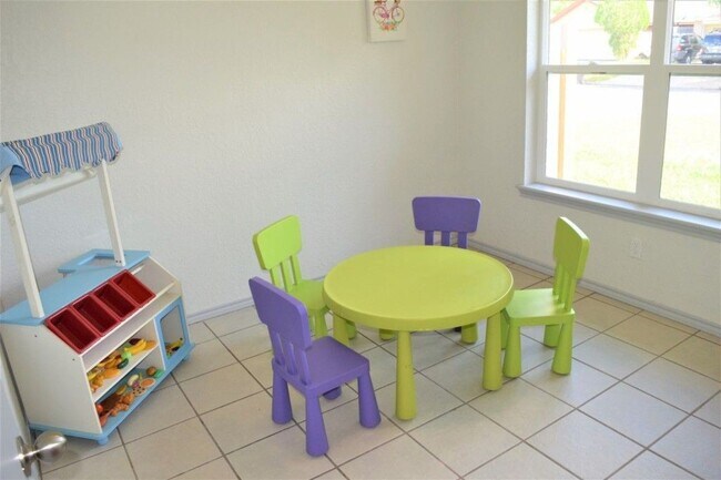 Building Photo - Cute & Cozy Home in McAllen