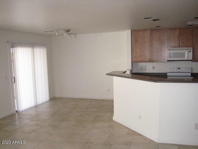 Building Photo - 8521 N 64th Dr