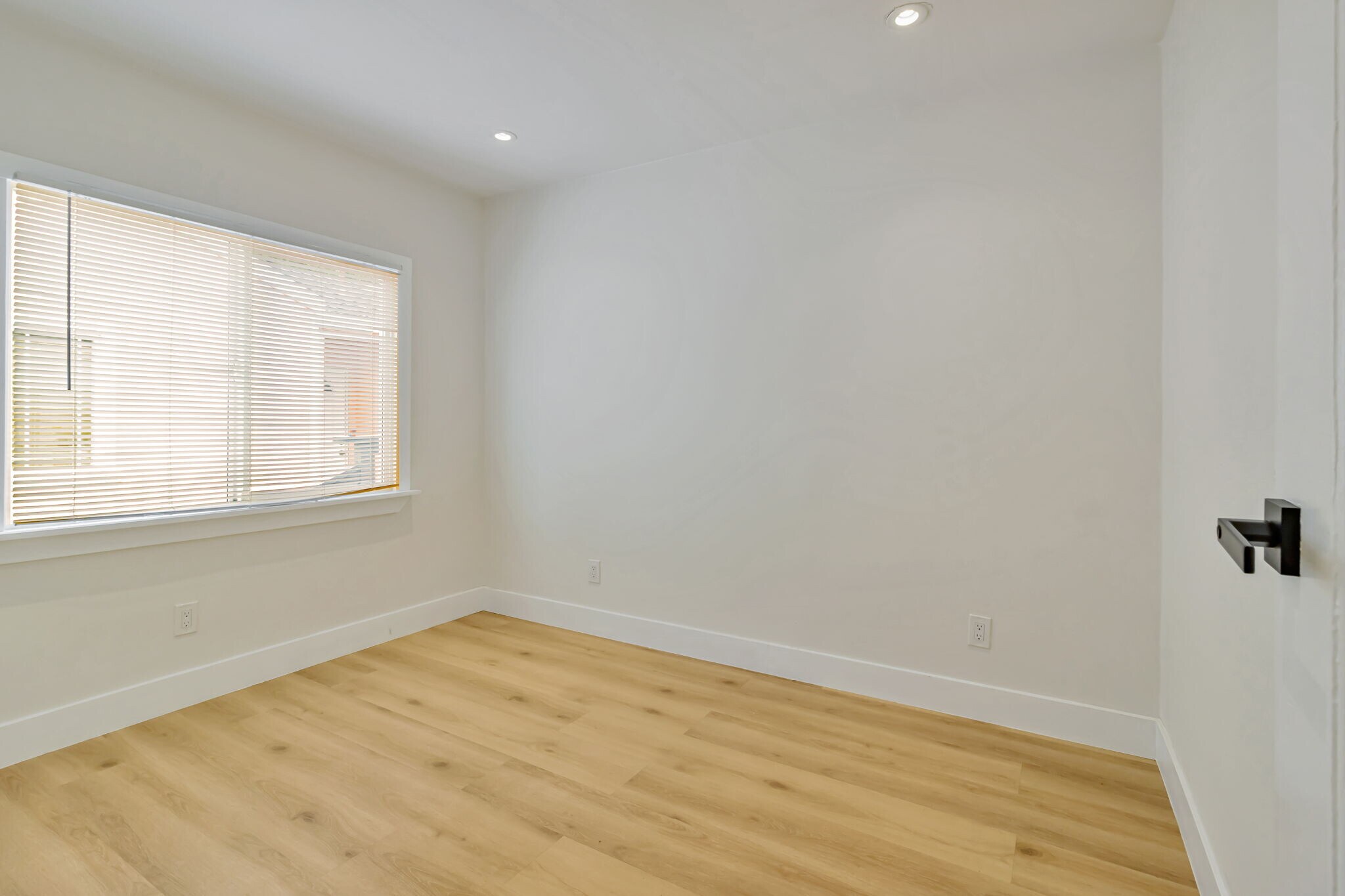 Building Photo - 2075 83rd Ave