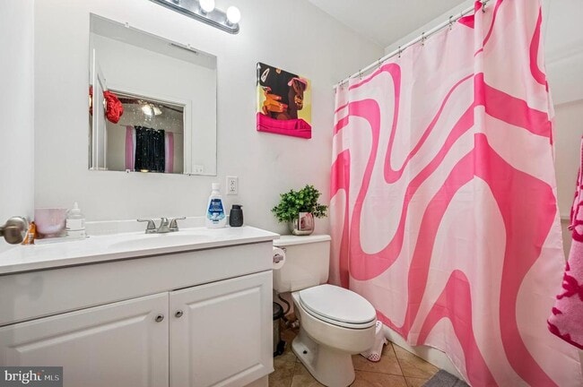 Building Photo - 6212 Ridge Ave