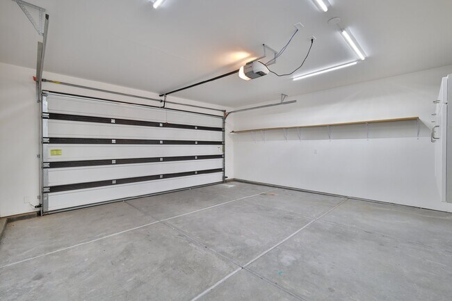 Building Photo - Comfort & Style: Spacious 3-Bed, PLUS LARGE OFFICE, 2-Bath Retreat in DESERT CANYON"