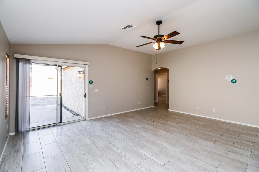 Building Photo - 1355 S 80th St