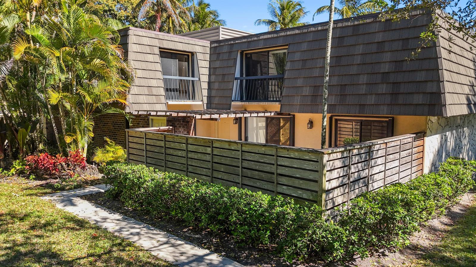 Building Photo - 110 1st Ter