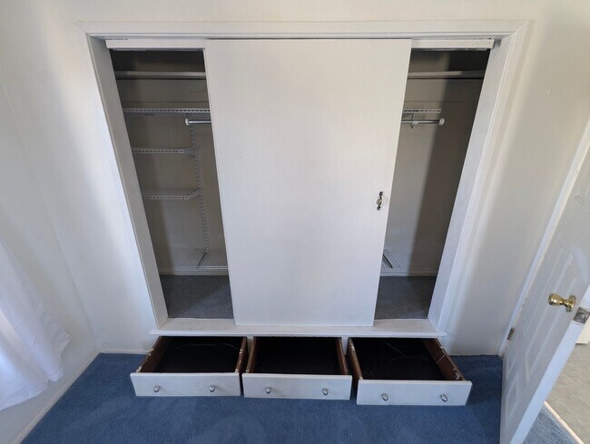 Building Photo - 1716 Marin St