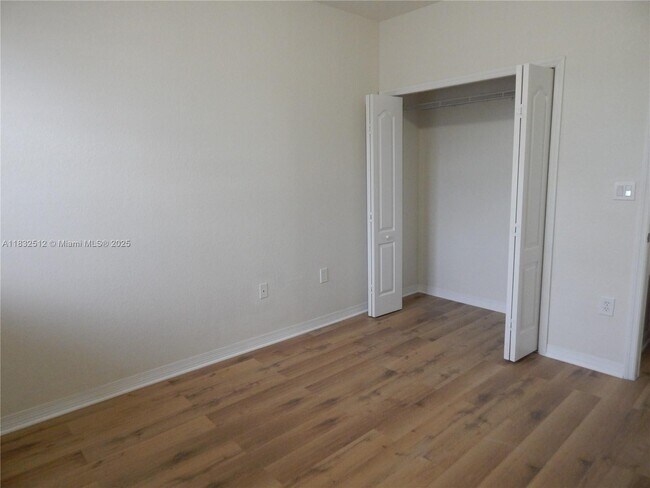 Building Photo - 320 SW 87th Ct