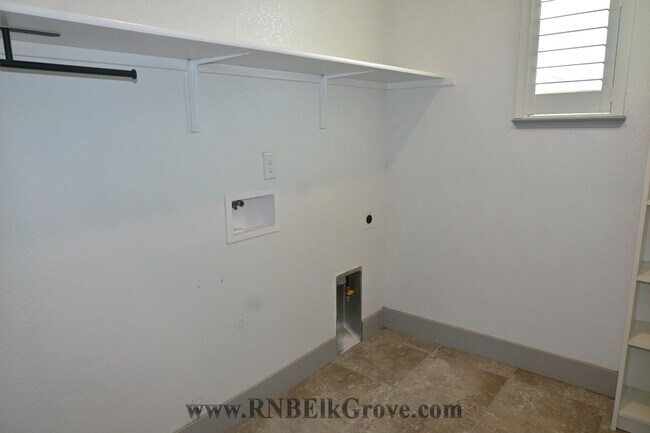 Building Photo - 10060 Carinata Dr