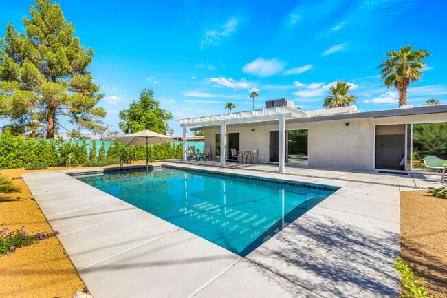 Building Photo - 37535 Melrose Dr