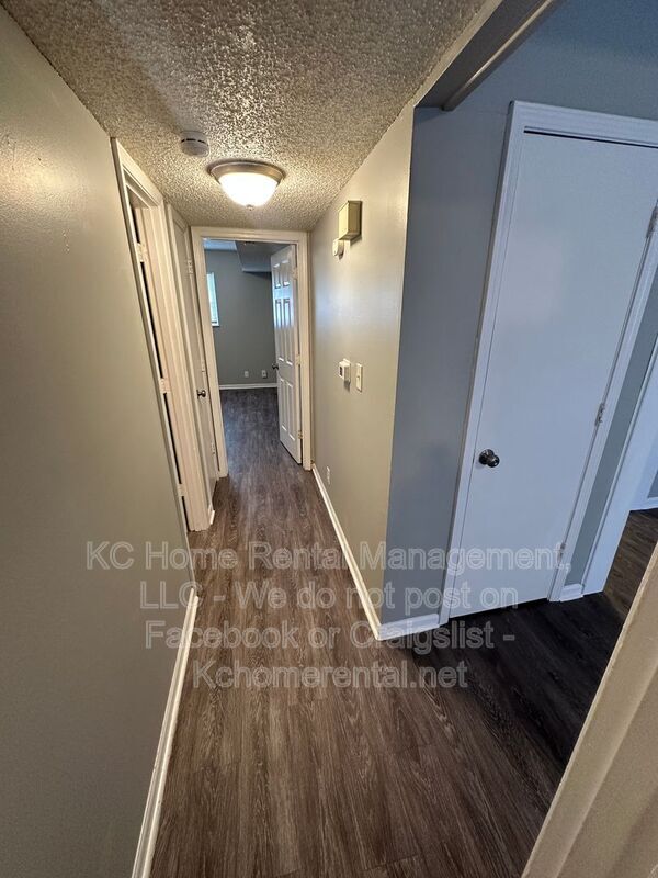 Building Photo - 9223 E 54th St