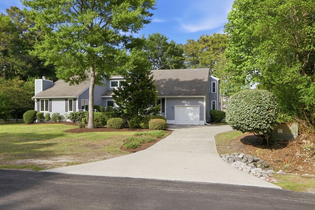 Building Photo - 304 Lord Granville Dr