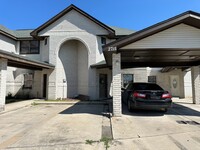 Building Photo - 2715 Charleston Dr