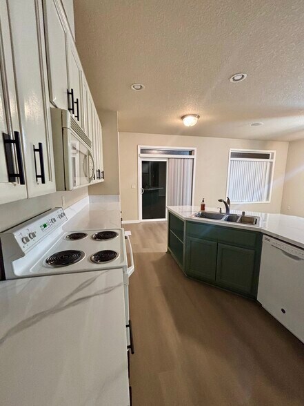 Building Photo - 5119 NE 90th St