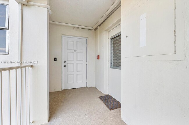 Building Photo - 2940 N Course Dr