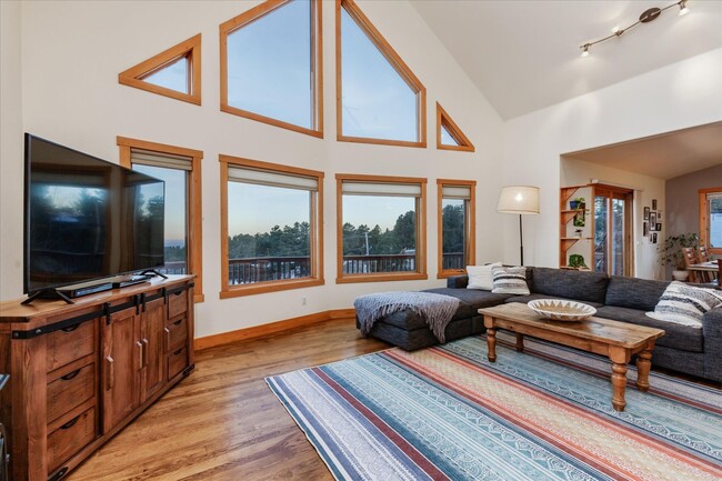 Building Photo - Incredible 5 BD/5 BA Mountain Home in the ...