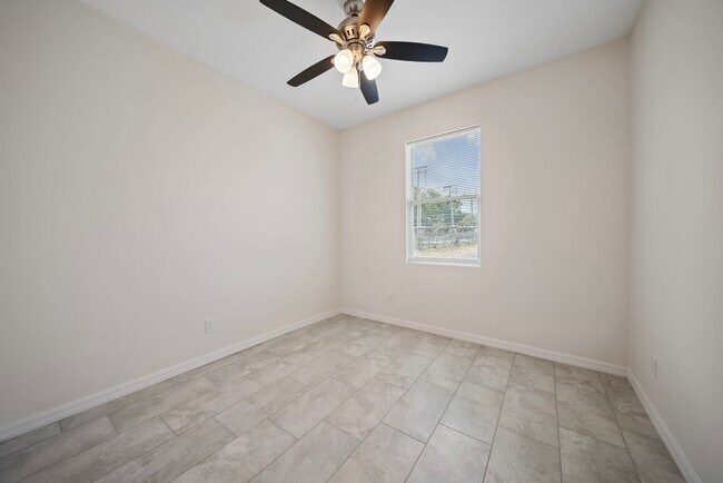 Building Photo - Brand New Home located in the heart of Tampa!