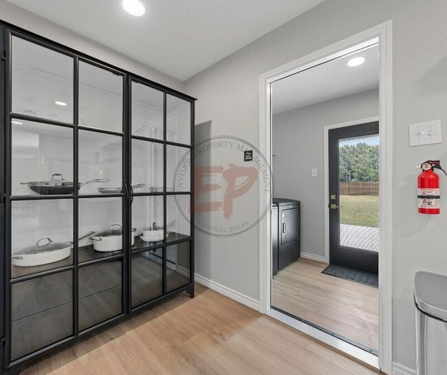 Building Photo - 1190 Greenwood Ln