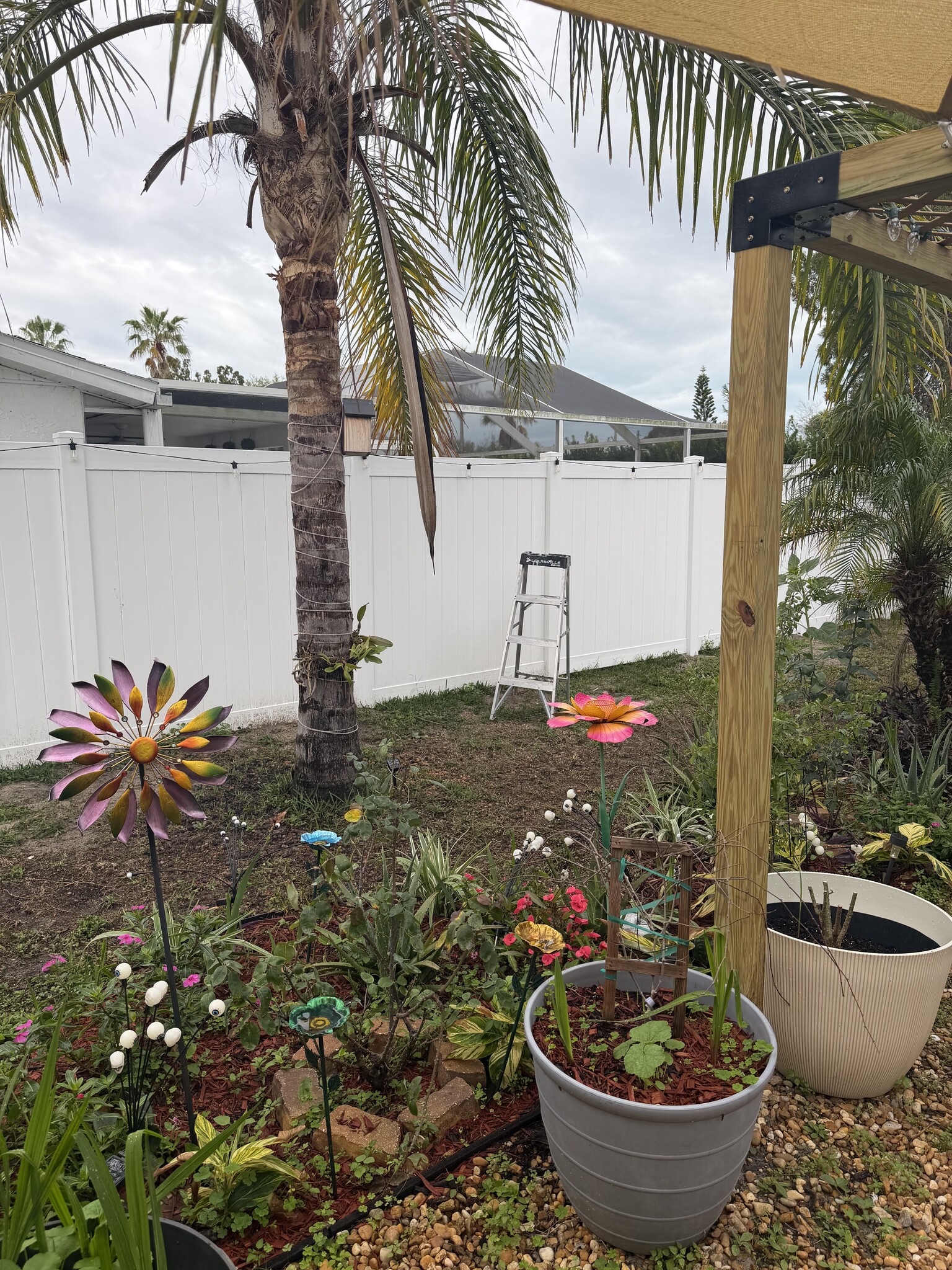 Building Photo - 2603 Almond Dr