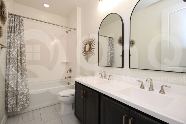 Building Photo - 7330 E Vista Bonita Dr