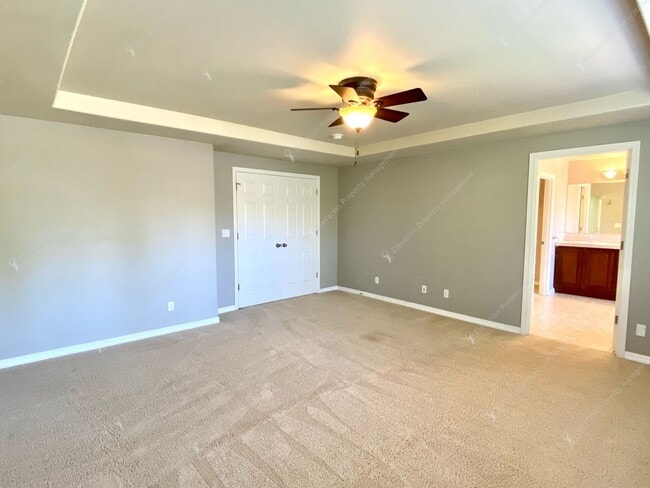 Building Photo - Spacious Corner Home in Prime SW Bend Loca...