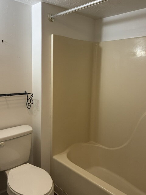 Building Photo - 7821 Maplewood Dr
