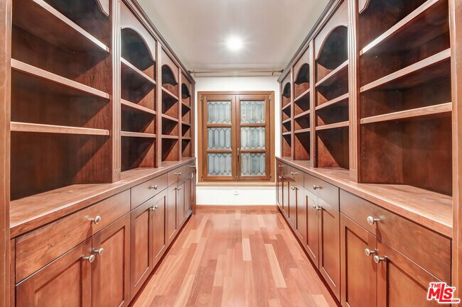 Building Photo - 6640 Whitley Terrace