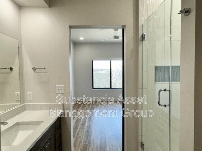 Building Photo - 1653 Midtown Pl