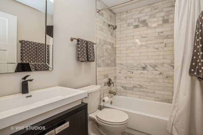 Building Photo - 546 E Windgate Ct