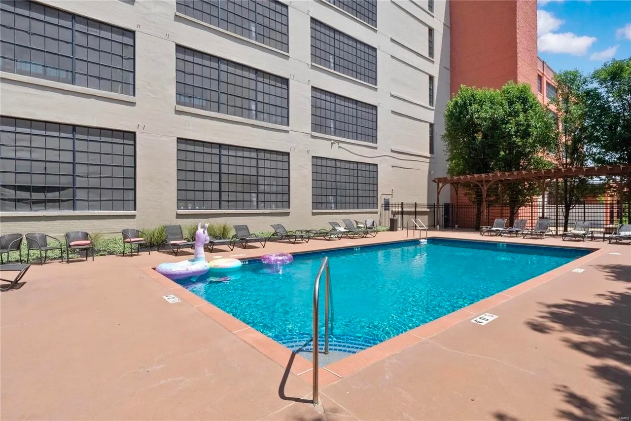 Pool - 4100 Forest Park Ave