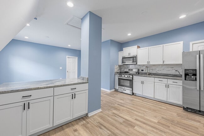 Building Photo - 6627 S Wolcott Ave
