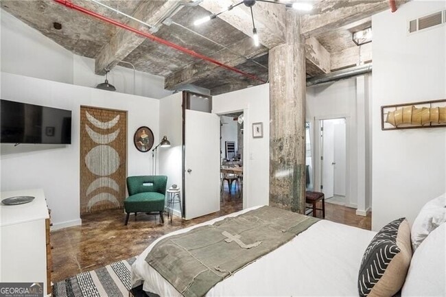 Building Photo - 650 Glen Iris Dr NE