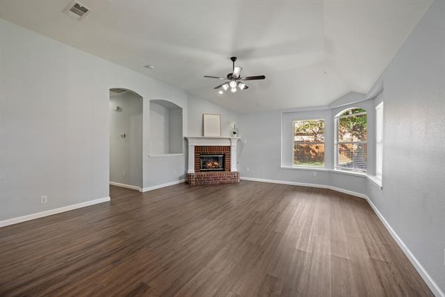 Building Photo - 3605 Villanova Dr