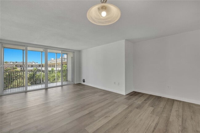 Building Photo - 1680 NE 191st St