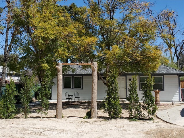 Building Photo - 634 W Highland Ave