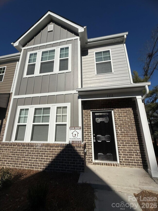 Building Photo - 1111 Bartholdi Dr