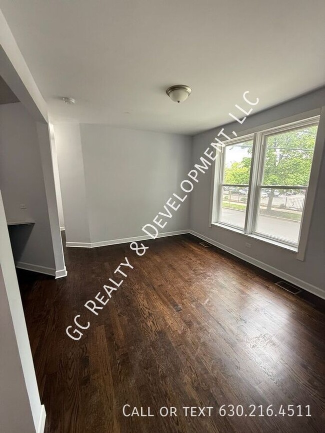 Building Photo - 1501 N Leamington Ave