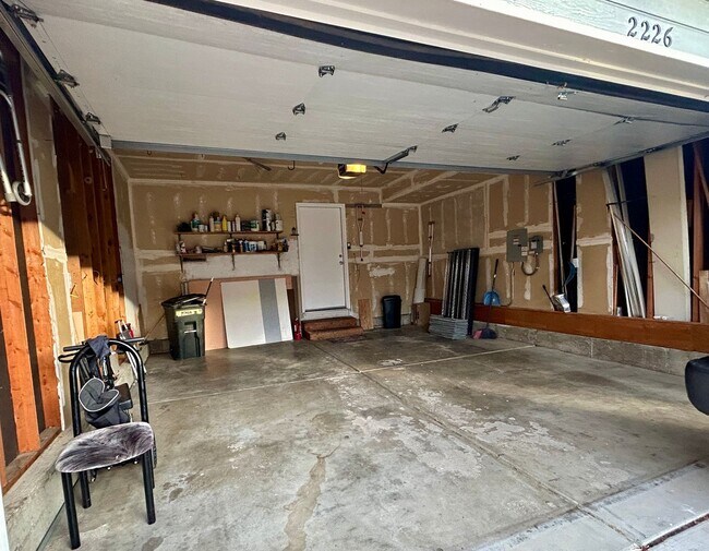 Building Photo - Looking for a Quality tenant who Appreciates a Gourmet Kitchen