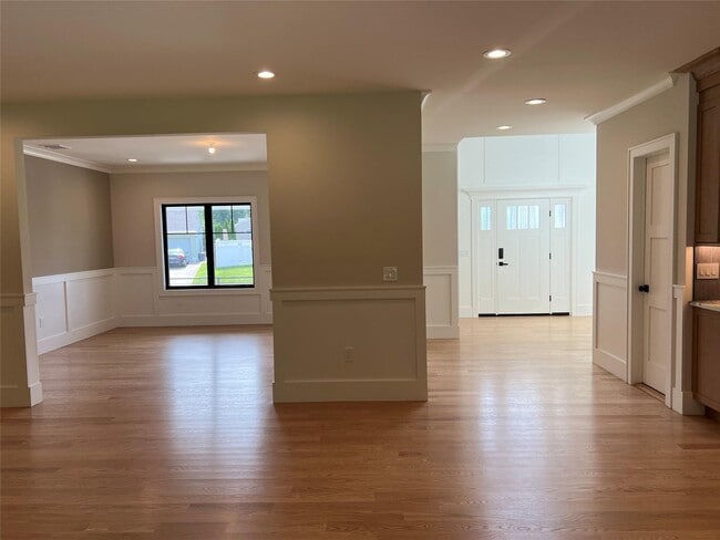Building Photo - 1368 Lake Shore Dr