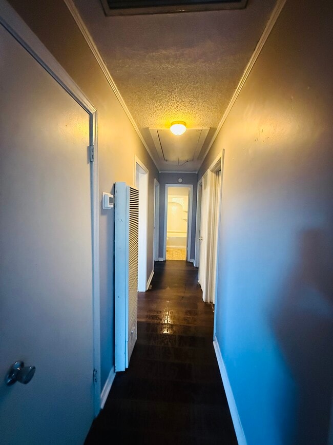 Building Photo - 3128 Club House Rd