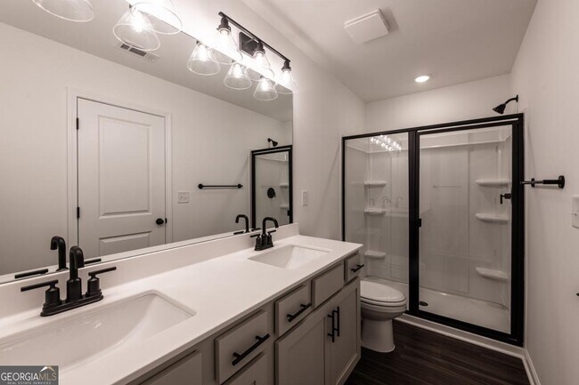 Building Photo - 5542 Highland St