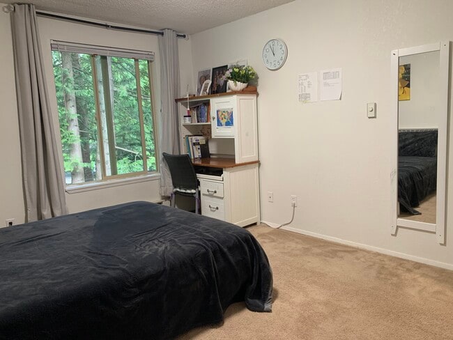 2nd bedroom - 8112 145th Ct NE