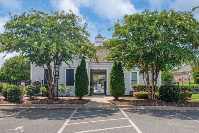 Building Photo - Stunning All-Brick Home in BridgeMill Community!